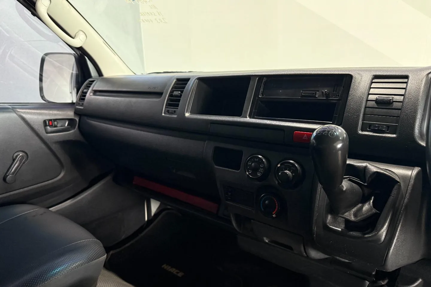 2023 Toyota Quantum 2.5D-4D Sesfikile, photo 16 of 23