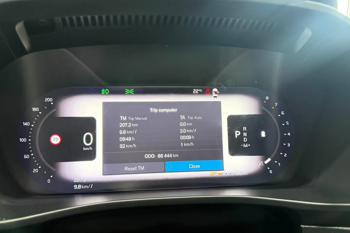 2023 Volvo XC40 B4 Plus Dark, photo 20 of 29