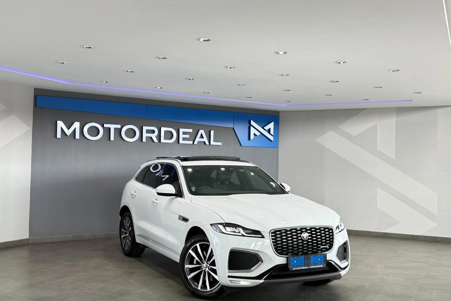 2024 Jaguar F-Pace D200 AWD R-Dynamic SE, photo 1 of 26