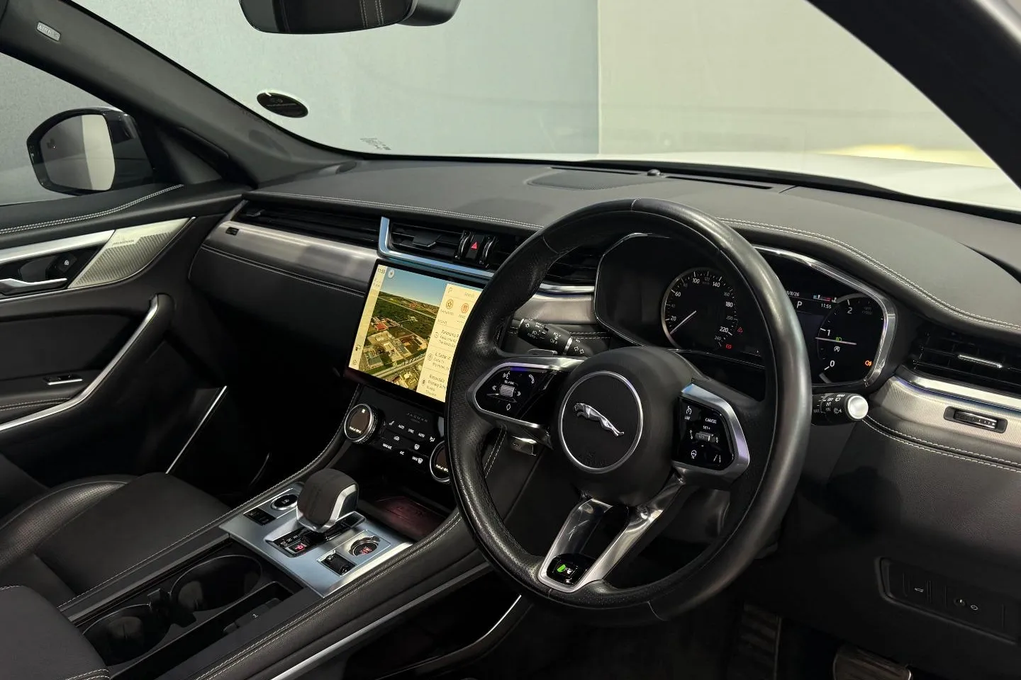 2024 Jaguar F-Pace D200 AWD R-Dynamic SE, photo 18 of 26