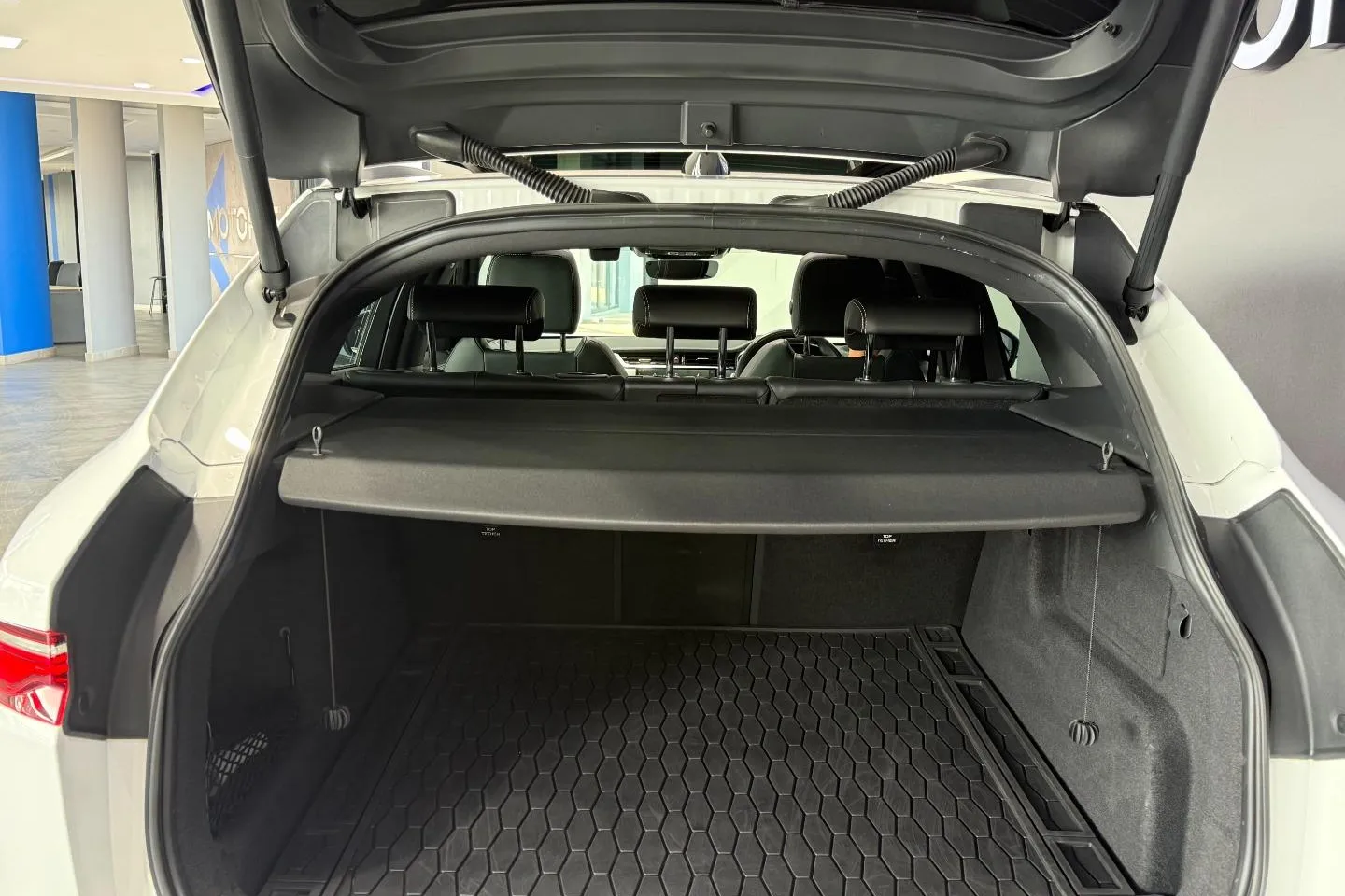 2024 Jaguar F-Pace D200 AWD R-Dynamic SE, photo 20 of 26