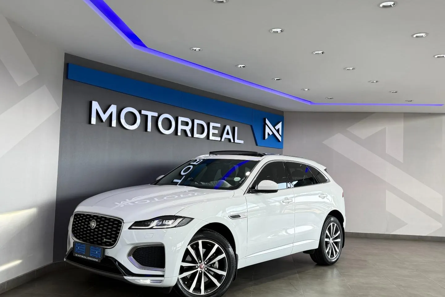 2024 Jaguar F-Pace D200 AWD R-Dynamic SE, photo 3 of 26