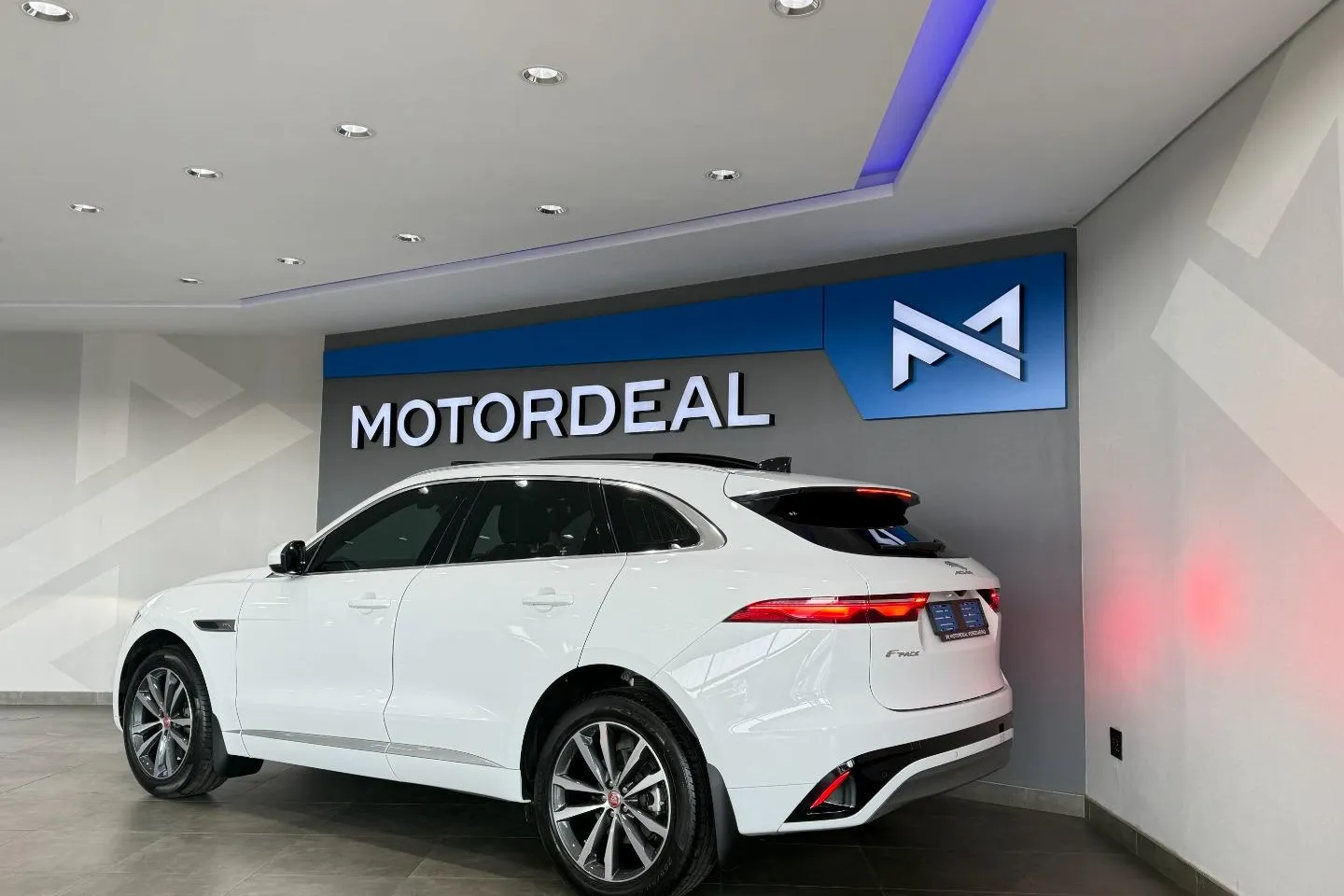 2024 Jaguar F-Pace D200 AWD R-Dynamic SE, photo 5 of 26