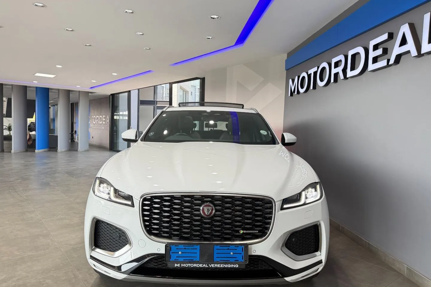 2024 Jaguar F-Pace D200 AWD R-Dynamic SE, photo 7 of 26