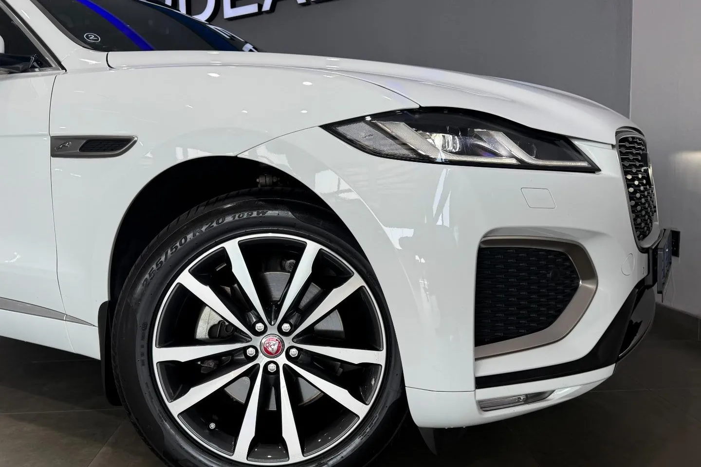 2024 Jaguar F-Pace D200 AWD R-Dynamic SE, photo 9 of 26