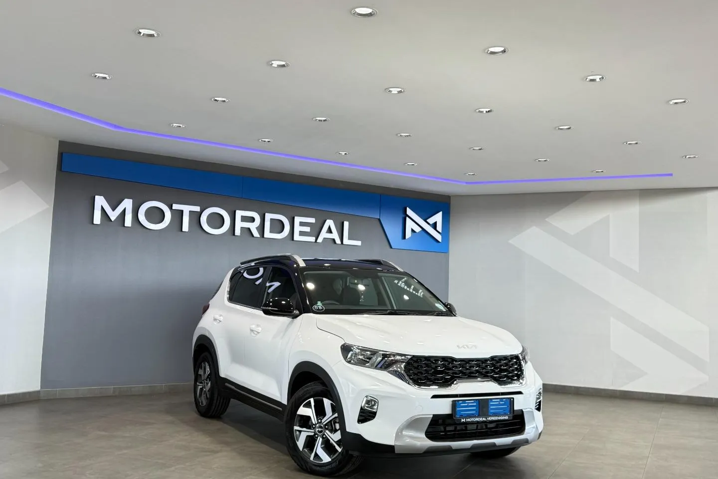2024 Kia Sonet 1.5 EX, photo 2 of 25