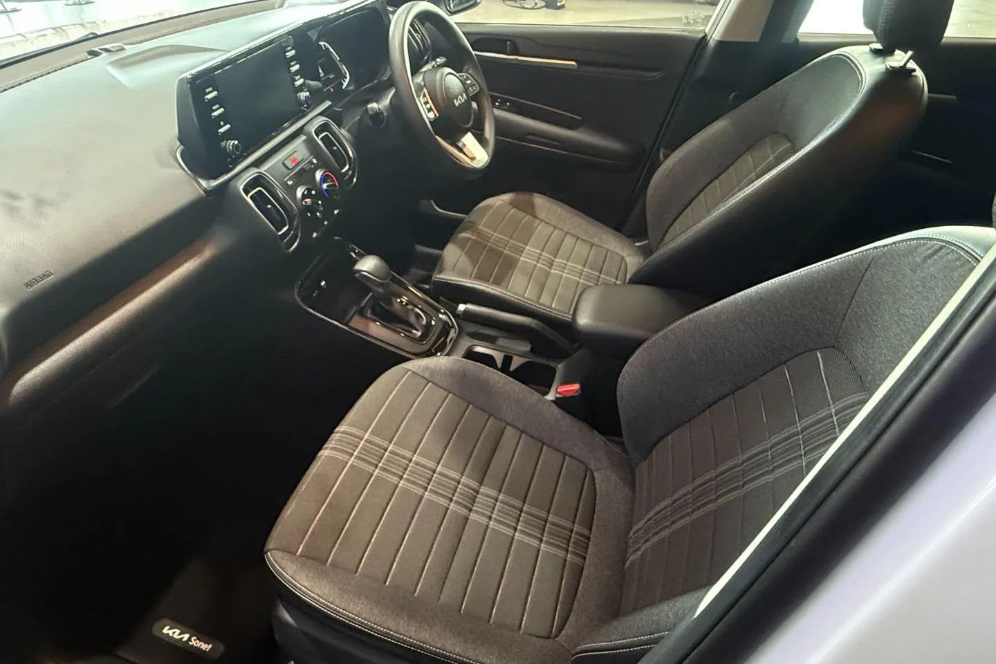 2024 Kia Sonet 1.5 LX Auto, photo 8 of 12