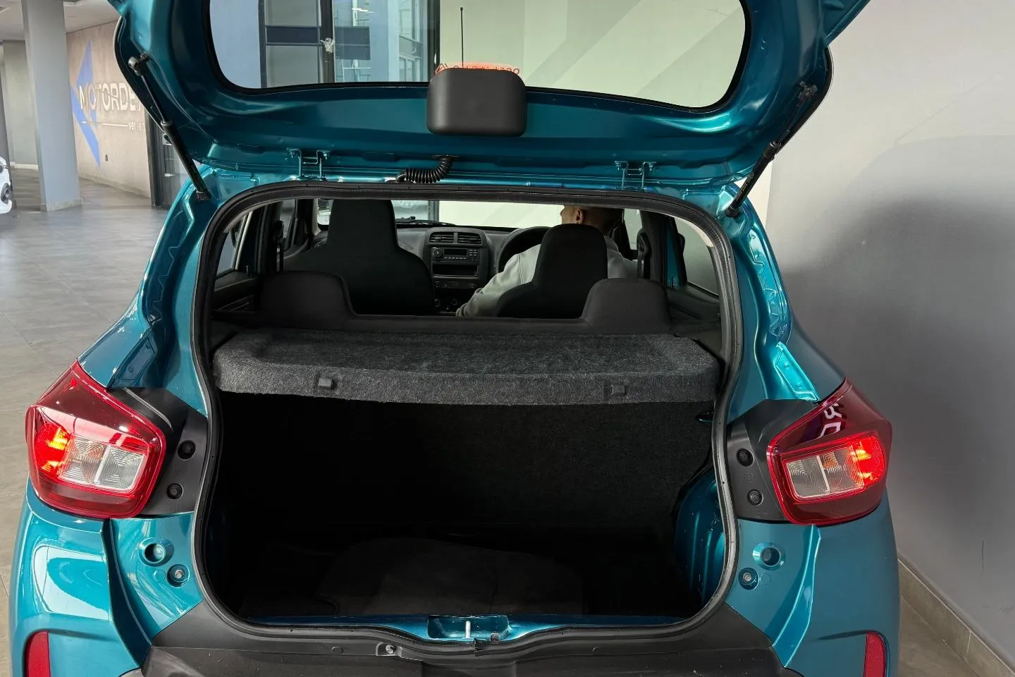 2024 Renault Kwid 1.0 Expression, photo 12 of 21