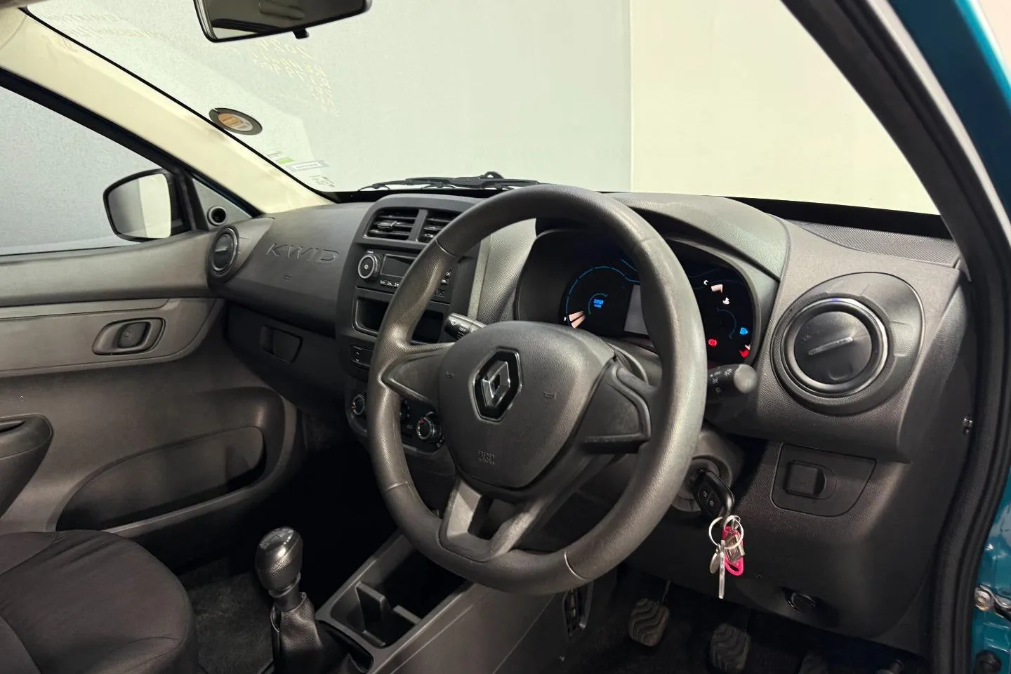 2024 Renault Kwid 1.0 Expression, photo 15 of 21