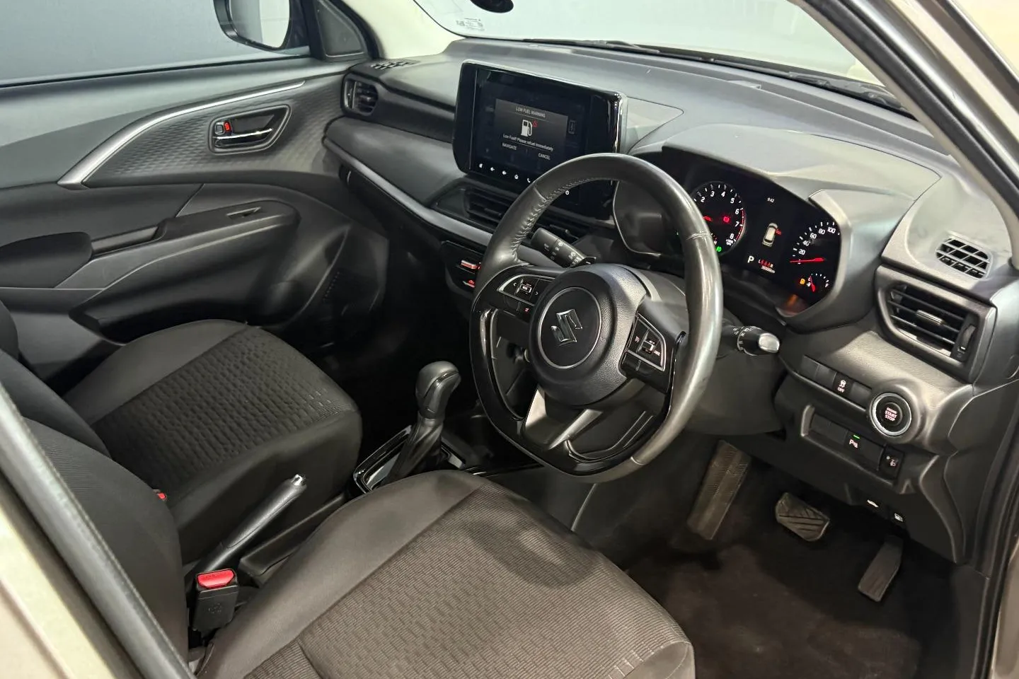 2024 Suzuki Swift 1.2 GLX CVT, photo 13 of 23