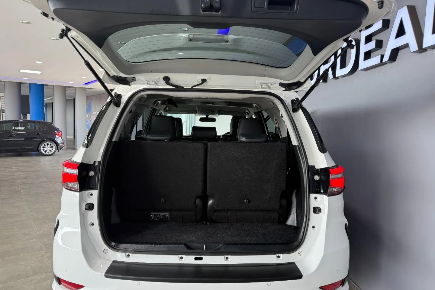 2024 Toyota Fortuner 2.4GD-6 Auto, photo 17 of 18