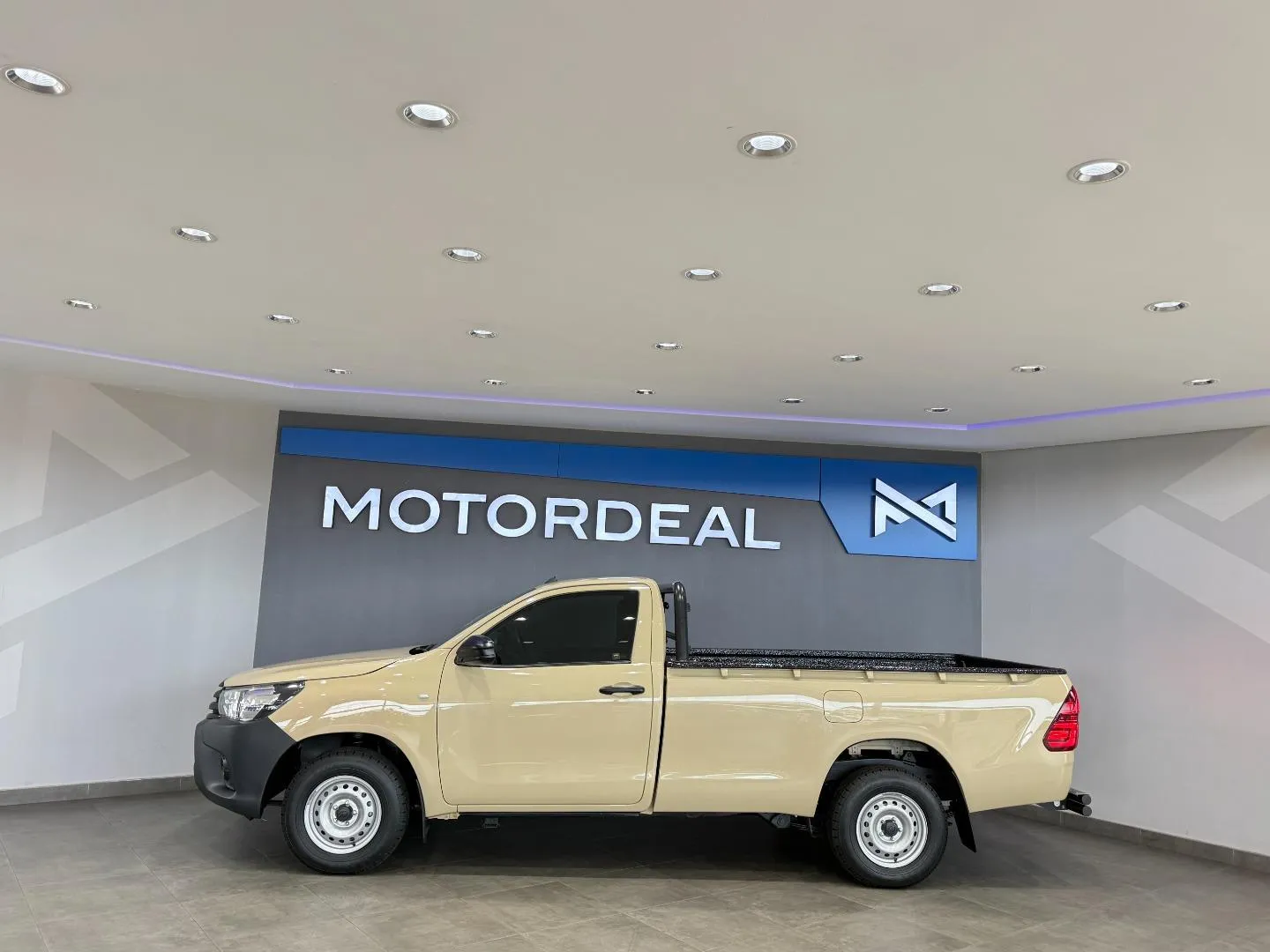 2024 Toyota Hilux 2.4GD Single Cab S (Aircon), photo 8 of 19