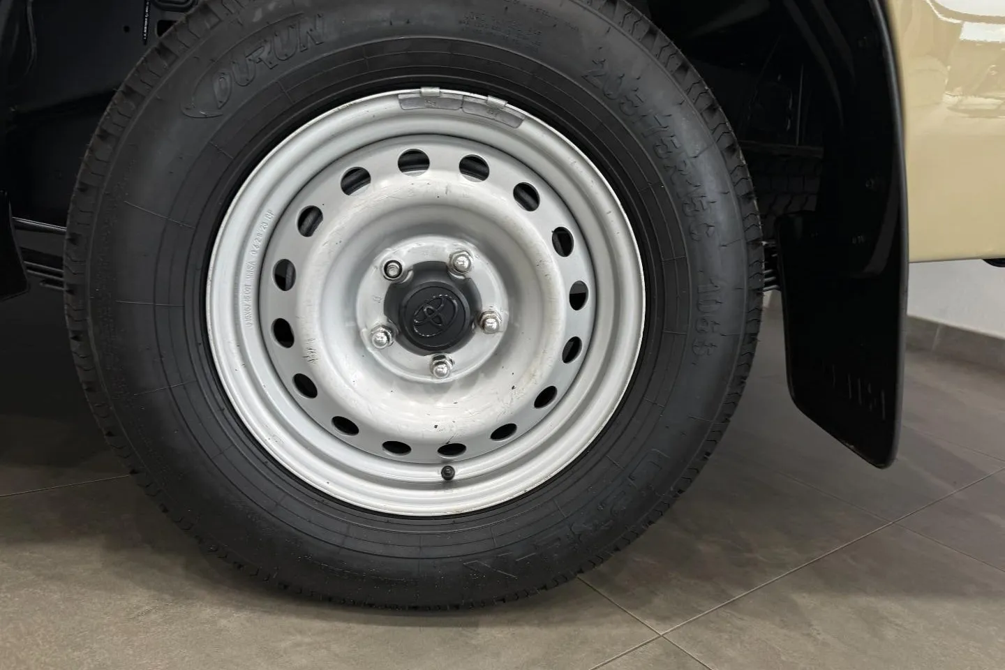 2024 Toyota Hilux 2.4GD Single Cab S (Aircon), photo 9 of 15