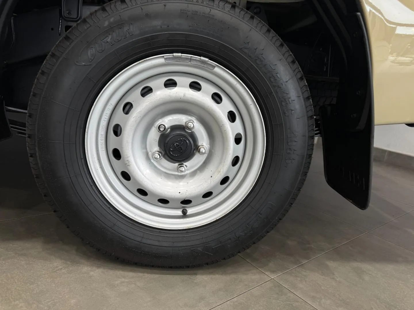2024 Toyota Hilux 2.4GD Single Cab S (Aircon), photo 9 of 19