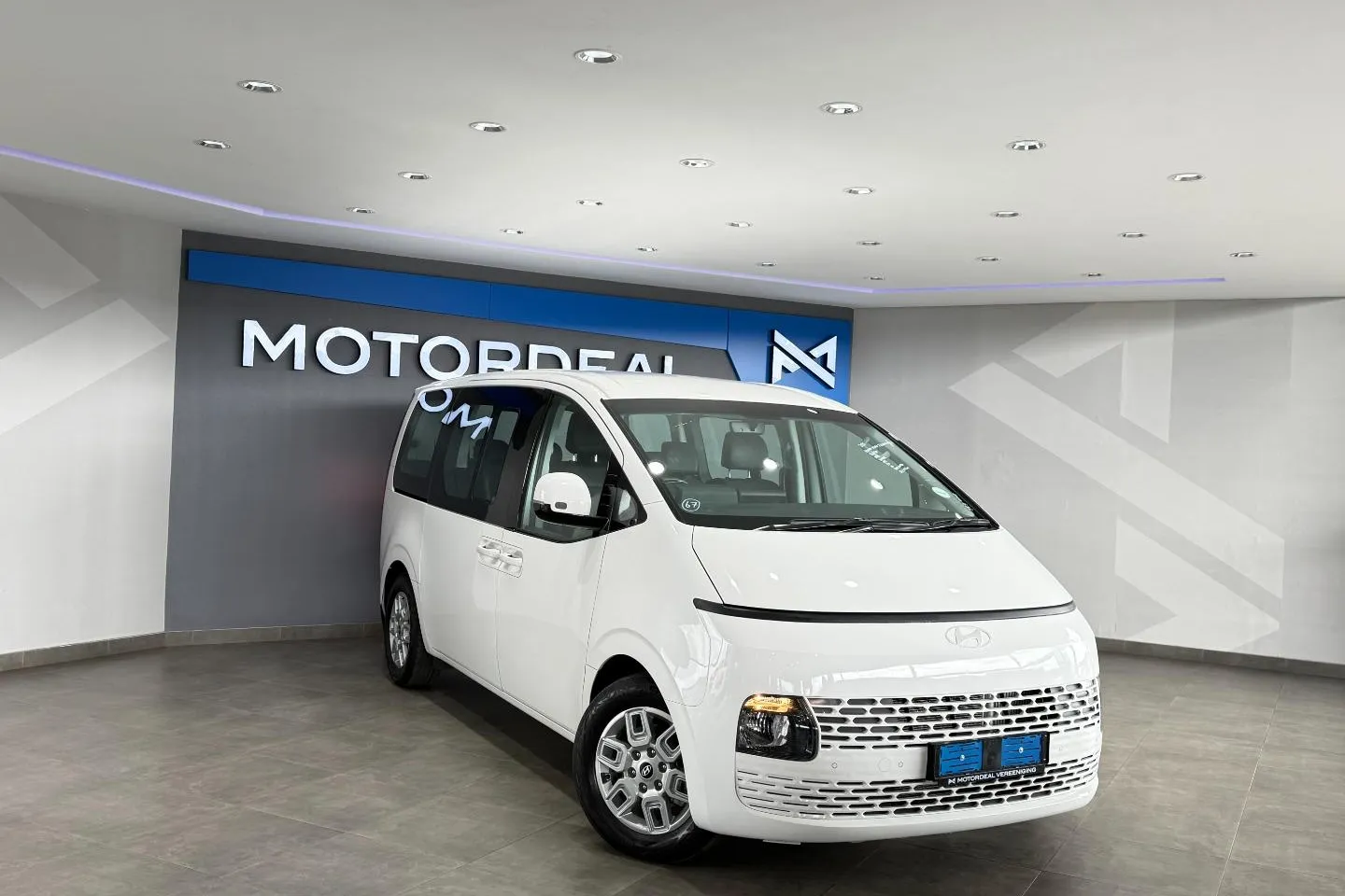 2025 Hyundai Staria 2.2D Executive 9-Seater, photo 1 of 11