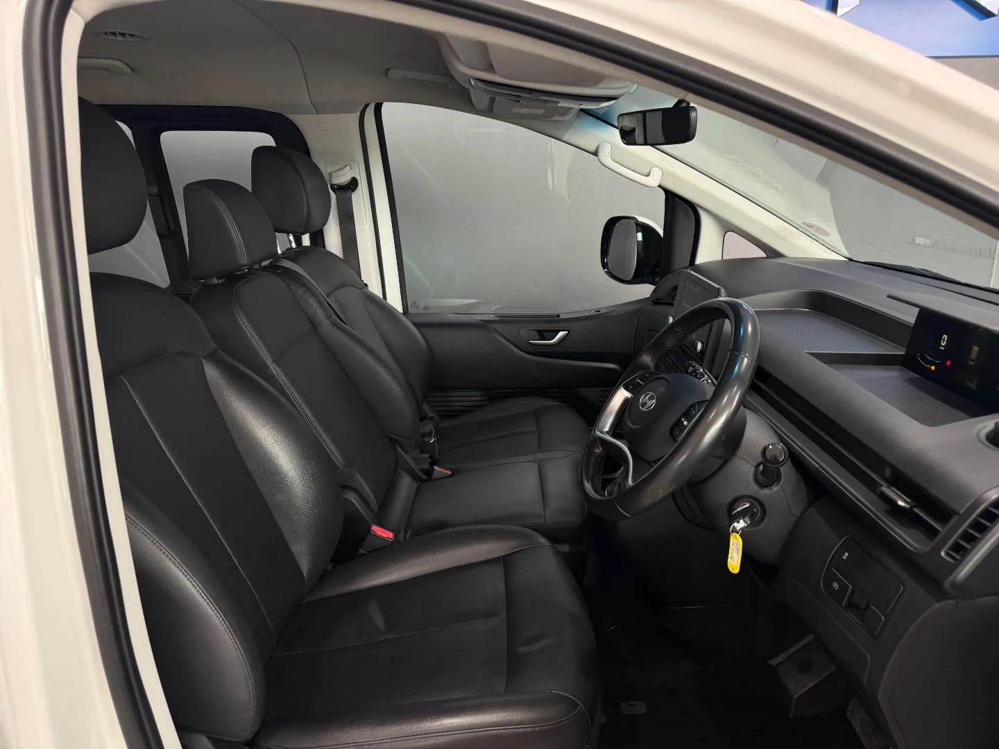 2025 Hyundai Staria 2.2D Executive 9-Seater, photo 14 of 26