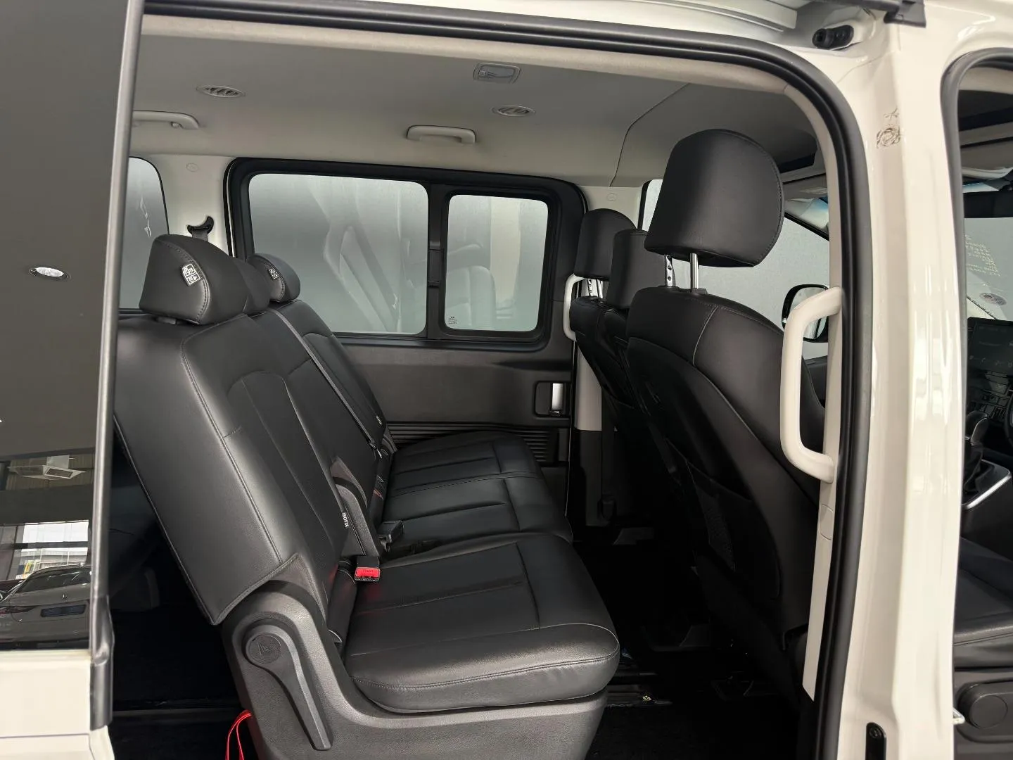 2025 Hyundai Staria 2.2D Executive 9-Seater, photo 15 of 26
