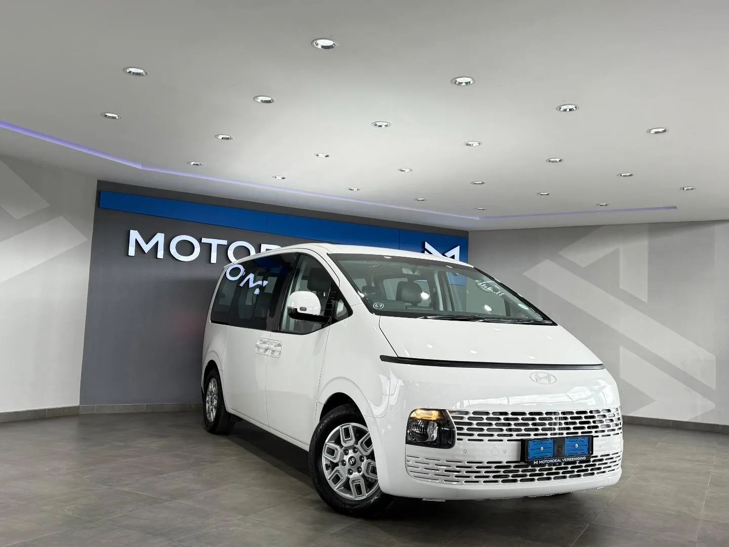 2025 Hyundai Staria 2.2D Executive 9-Seater, photo 2 of 26