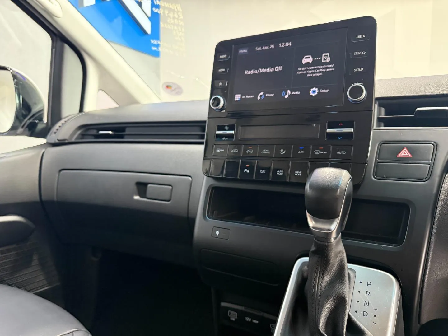 2025 Hyundai Staria 2.2D Executive 9-Seater, photo 22 of 26