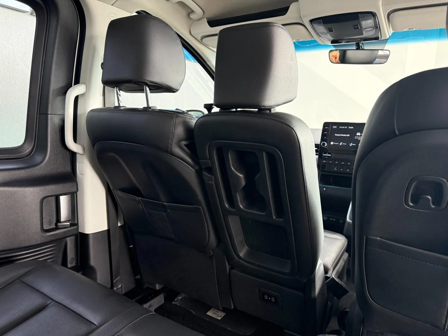 2025 Hyundai Staria 2.2D Executive 9-Seater, photo 23 of 26