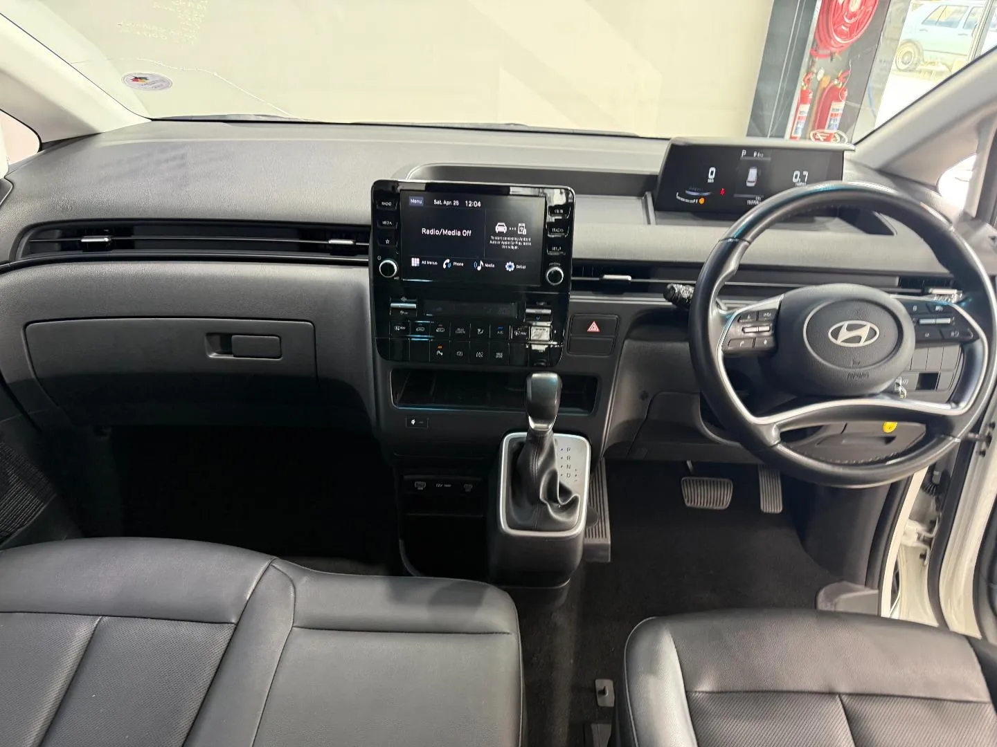 2025 Hyundai Staria 2.2D Executive 9-Seater, photo 24 of 26