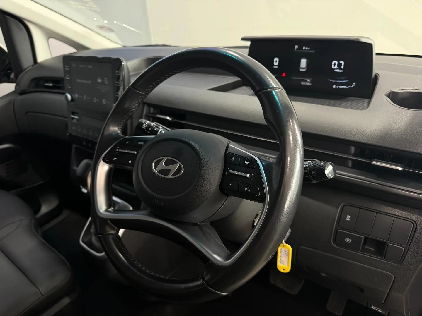 2025 Hyundai Staria 2.2D Executive 9-Seater, photo 25 of 26
