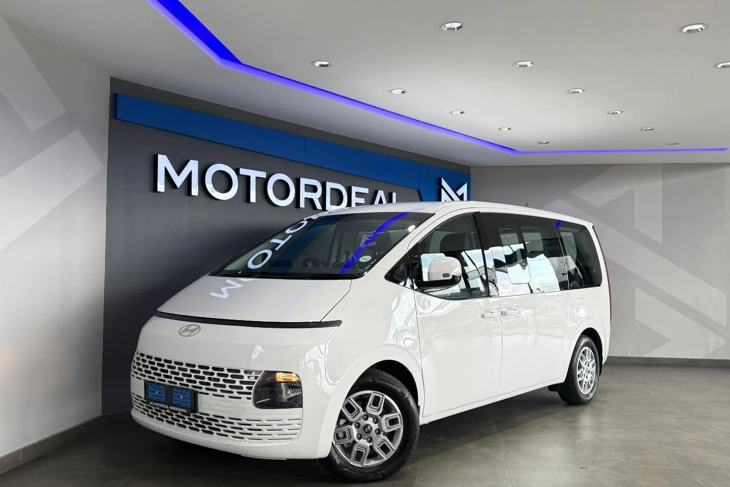 2025 Hyundai Staria 2.2D Executive 9-Seater, photo 3 of 11