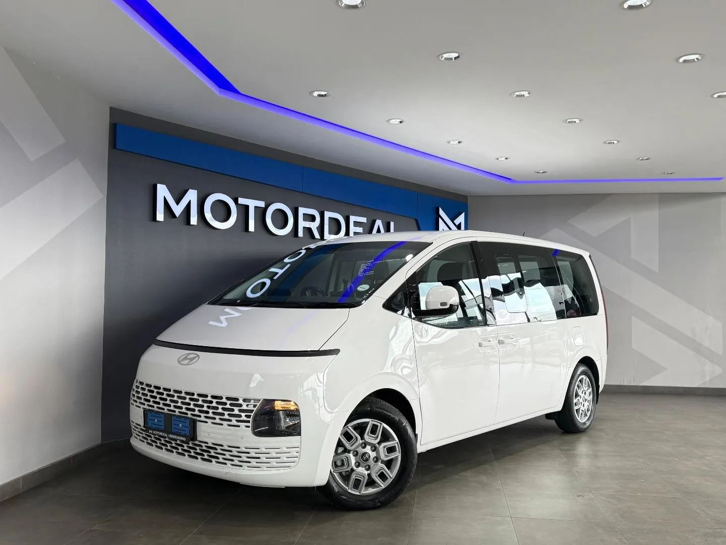 2025 Hyundai Staria 2.2D Executive 9-Seater, photo 3 of 26
