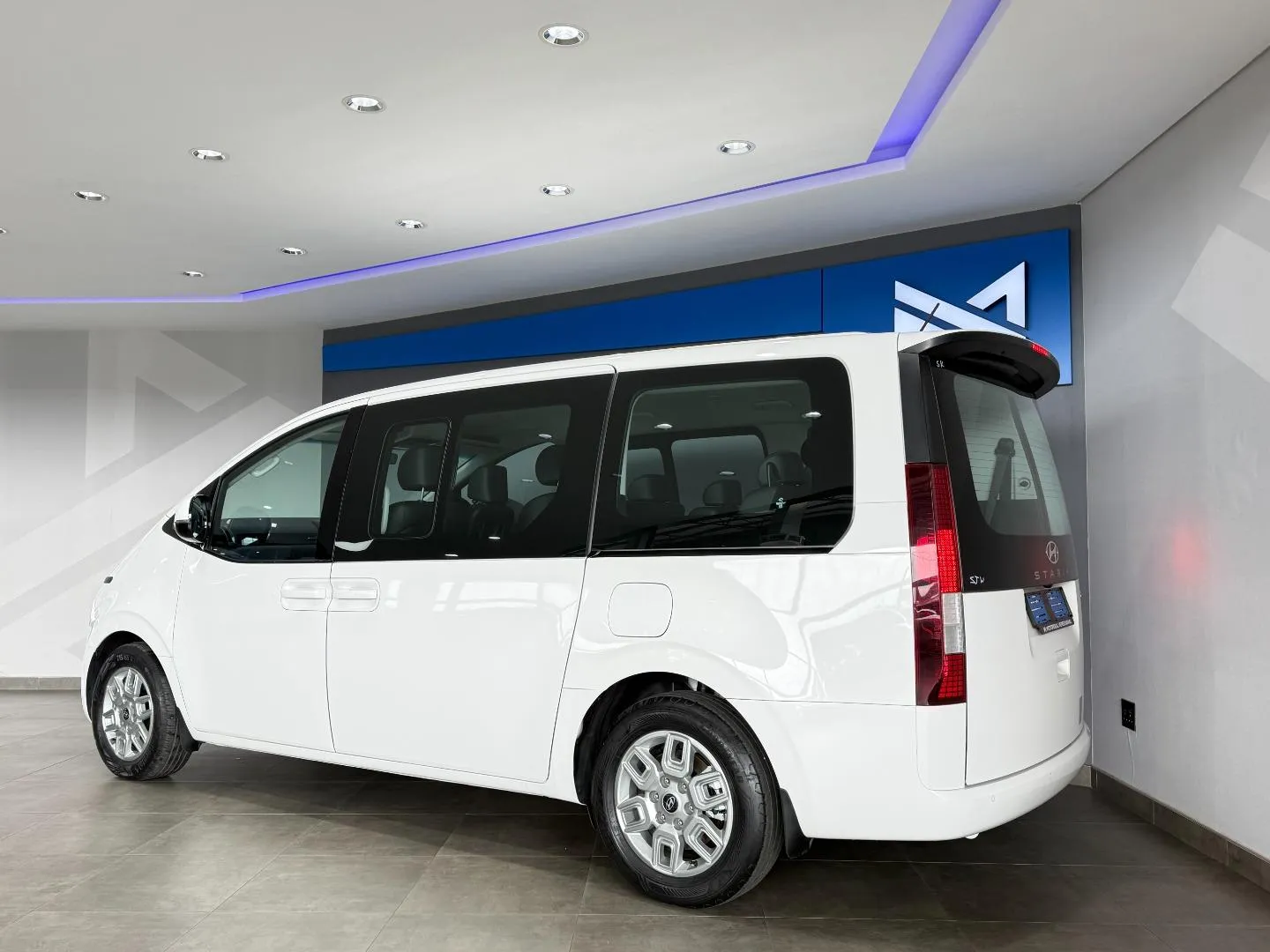 2025 Hyundai Staria 2.2D Executive 9-Seater, photo 5 of 26