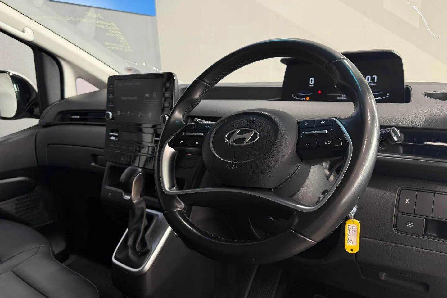 2025 Hyundai Staria 2.2D Executive 9-Seater, photo 9 of 11