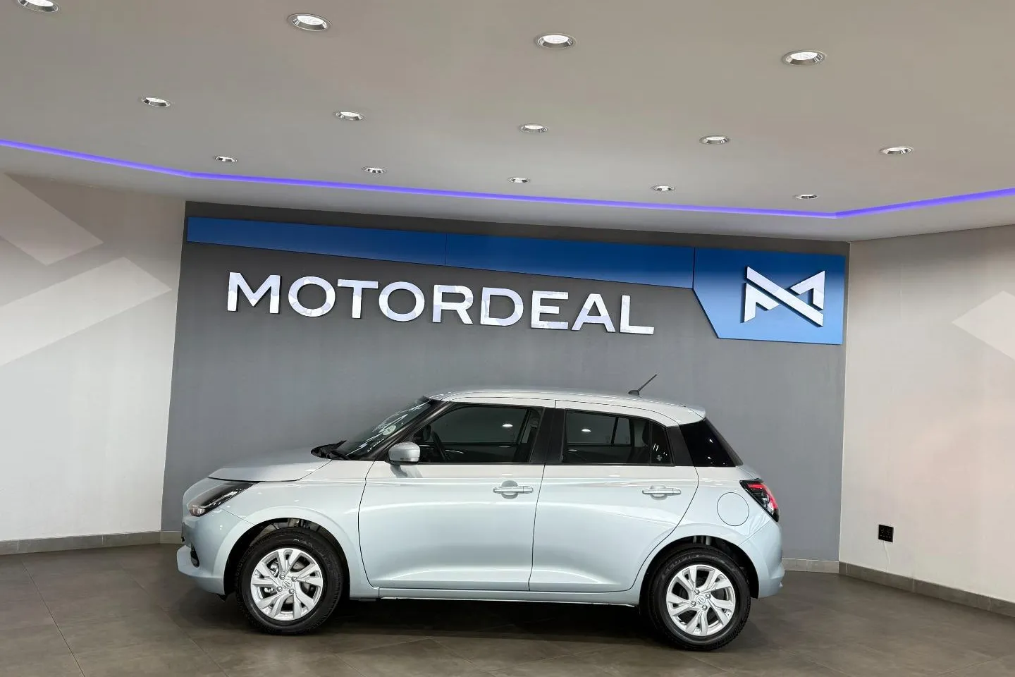 2025 Suzuki Swift 1.2 GL+ CVT, photo 8 of 11