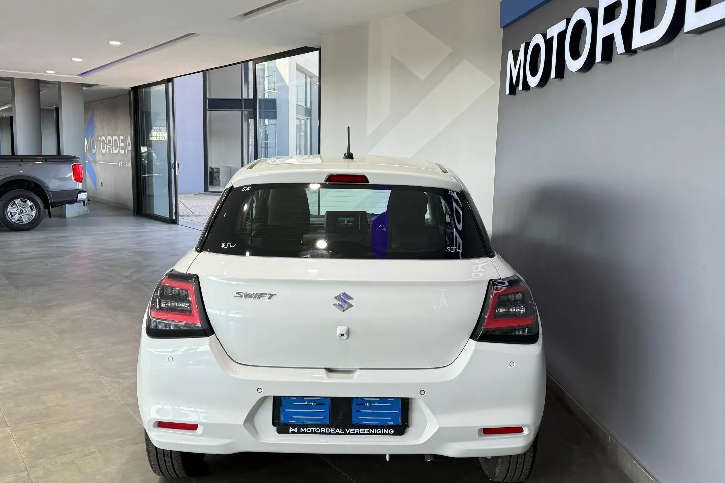 2025 Suzuki Swift 1.2 GL+ Manual, photo 12 of 25