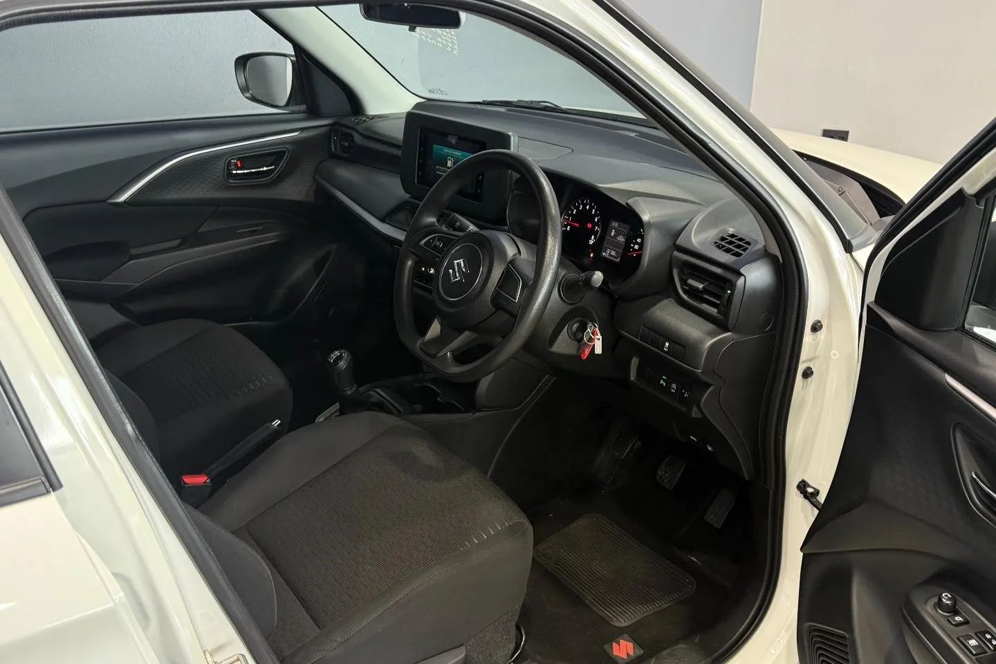 2025 Suzuki Swift 1.2 GL+ Manual, photo 13 of 25