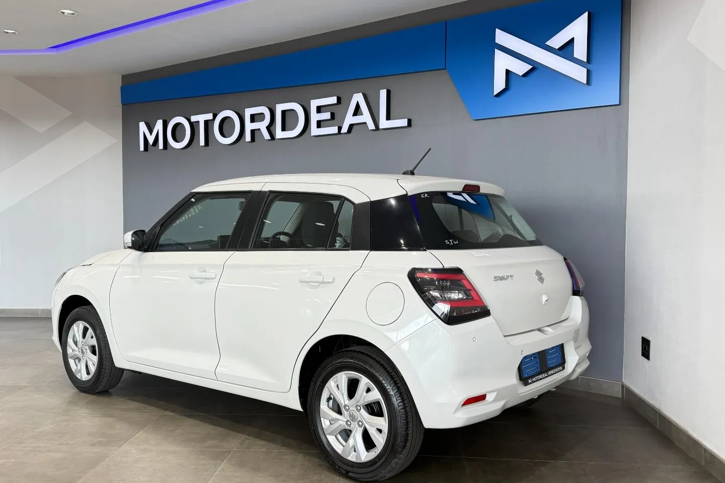 2025 Suzuki Swift 1.2 GL+ Manual, photo 6 of 25