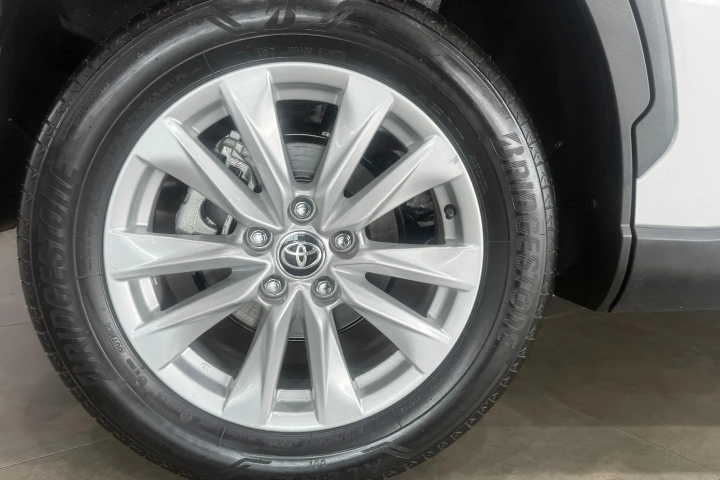 2025 Toyota Corolla Cross 1.8 XS, photo 19 of 27