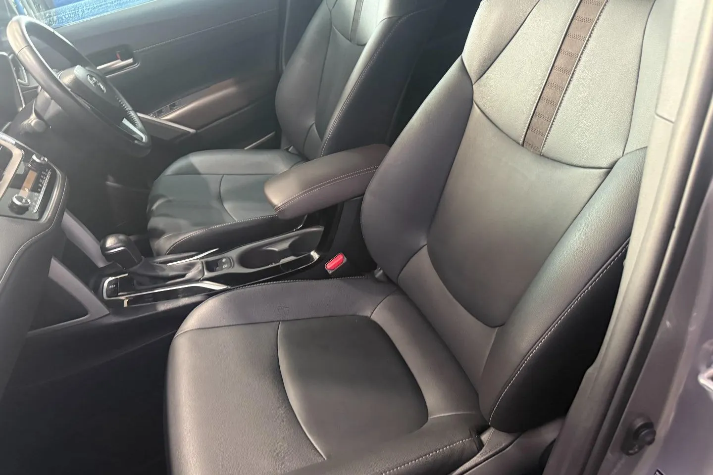 2025 Toyota Corolla Cross 1.8 XS, photo 20 of 27