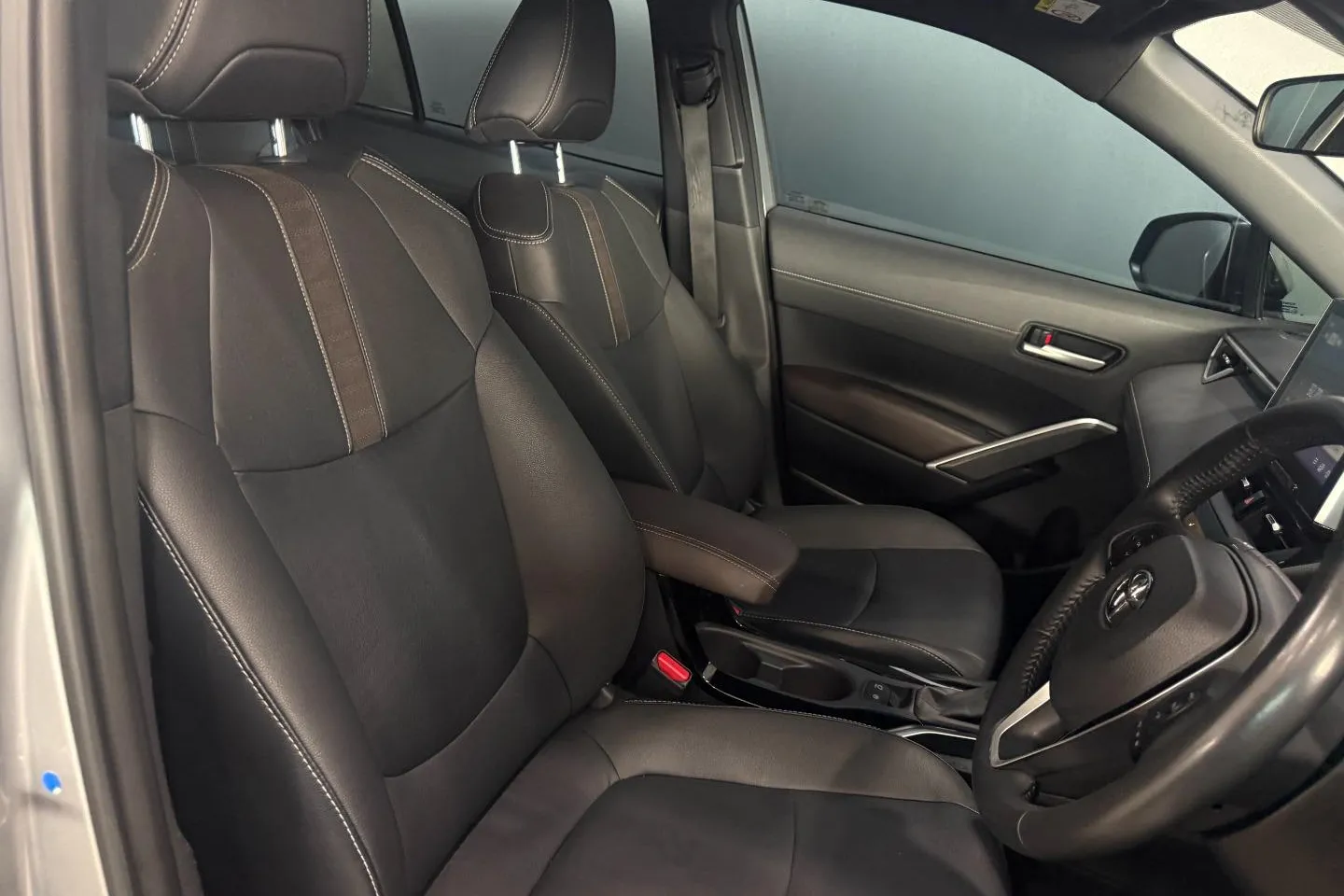 2025 Toyota Corolla Cross 1.8 XS, photo 22 of 27