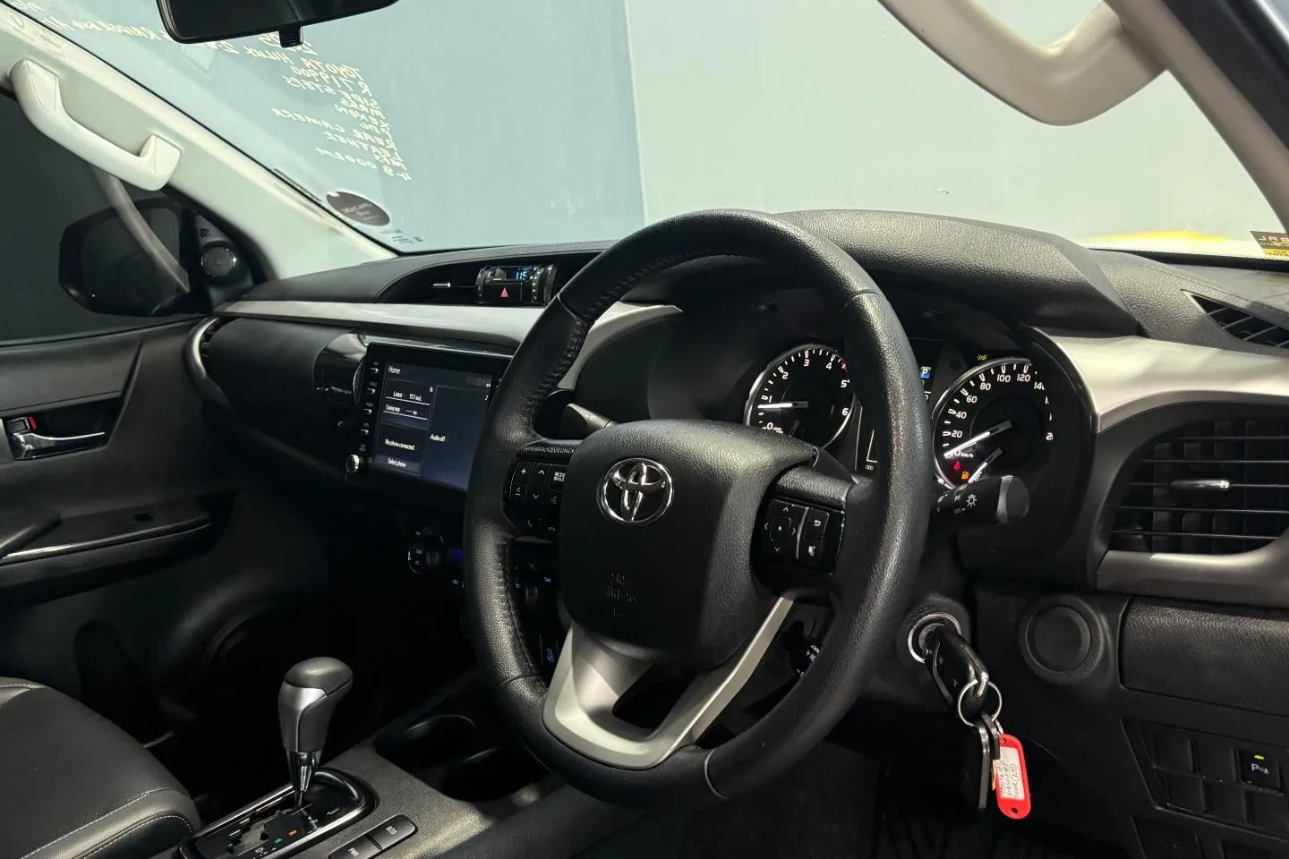 2025 Toyota Hilux 2.8GD-6 Double Cab 4x4 Raider Auto, photo 8 of 12
