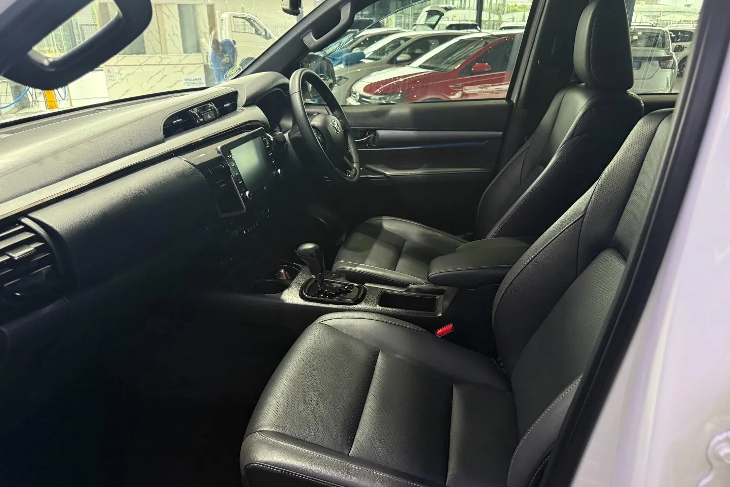 2025 Toyota Hilux 2.8GD-6 Double Cab Legend Auto, photo 30 of 30