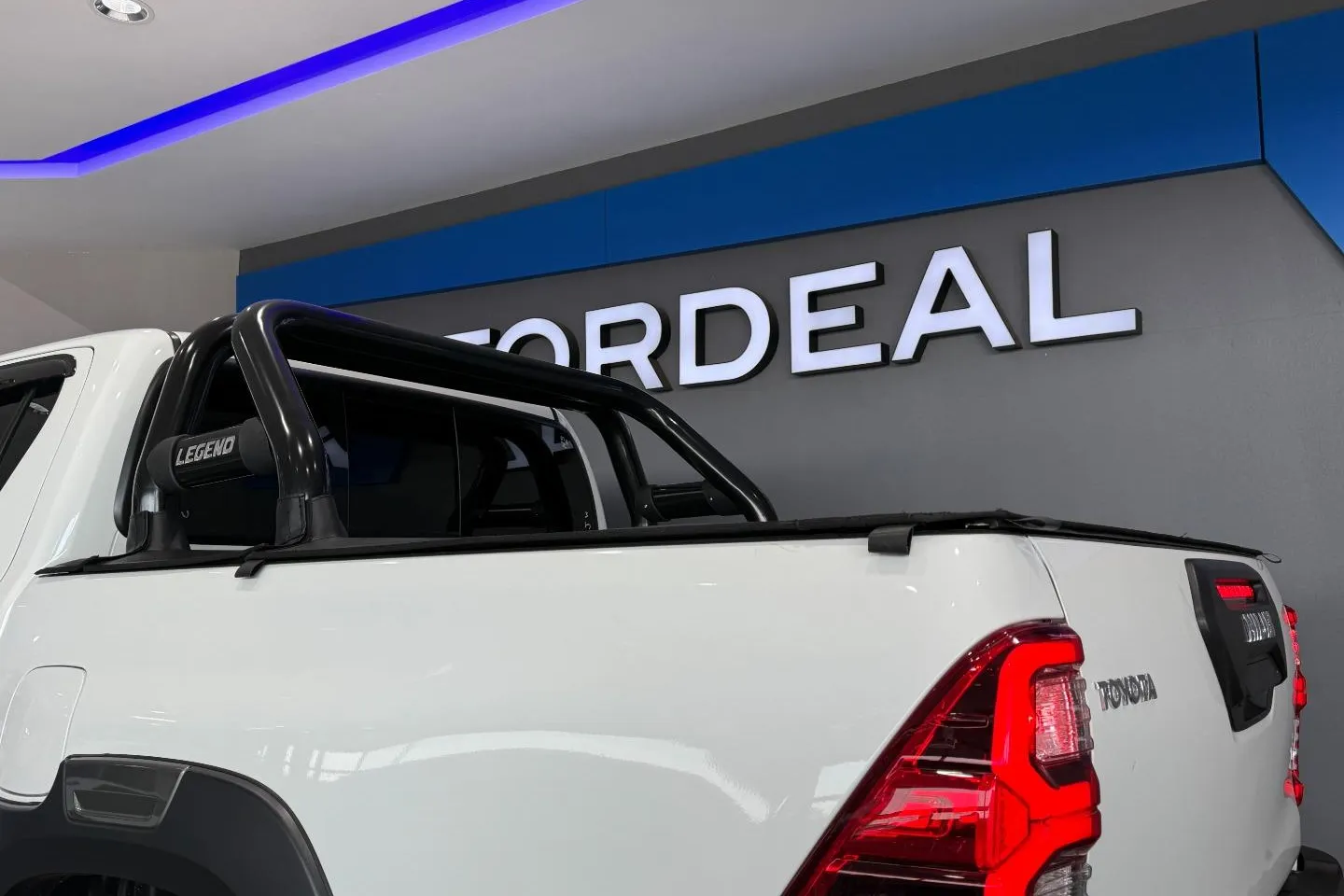 2025 Toyota Hilux 2.8GD-6 Double Cab Legend Auto, photo 5 of 12