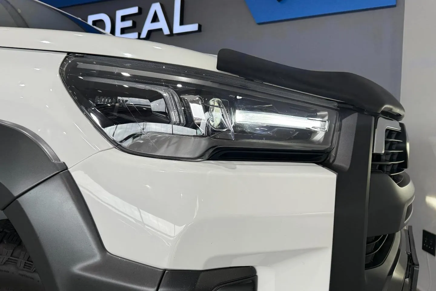 2025 Toyota Hilux 2.8GD-6 Double Cab Legend Auto, photo 9 of 12