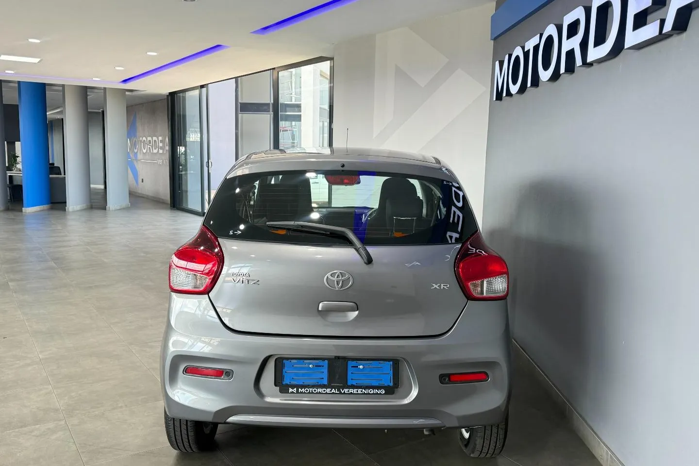 2025 Toyota Vitz 1.0 XR Manual, photo 9 of 28