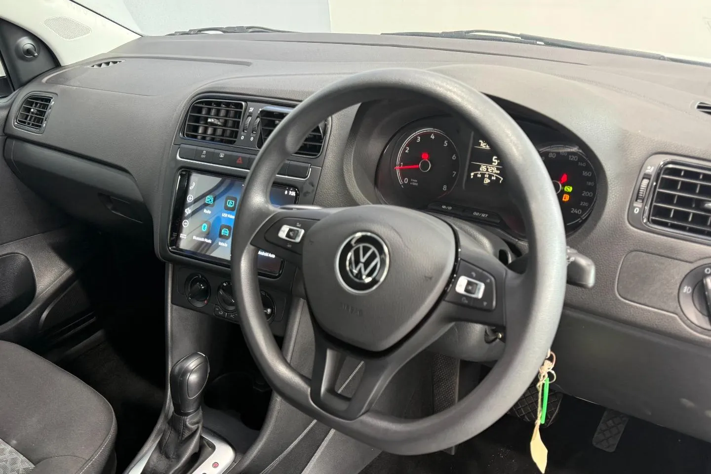 2025 Volkswagen Polo Vivo Hatch 1.6 Life Tip, photo 15 of 16