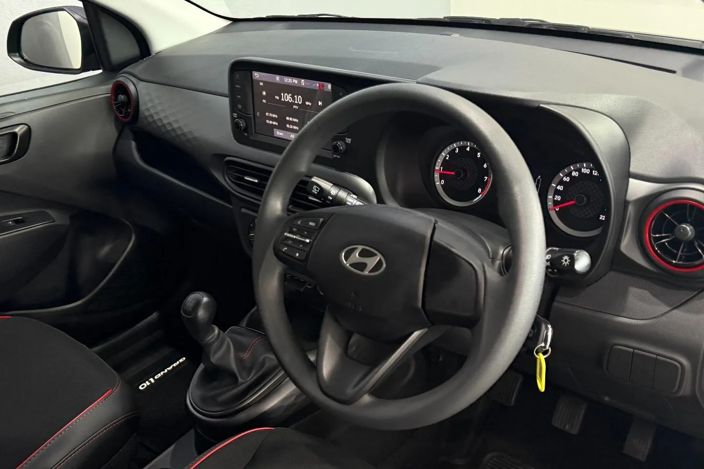 2026 Hyundai Grand i10 1.0 Motion Hatch, photo 11 of 12