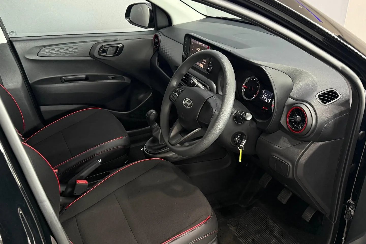 2026 Hyundai Grand i10 1.0 Motion Hatch, photo 15 of 21