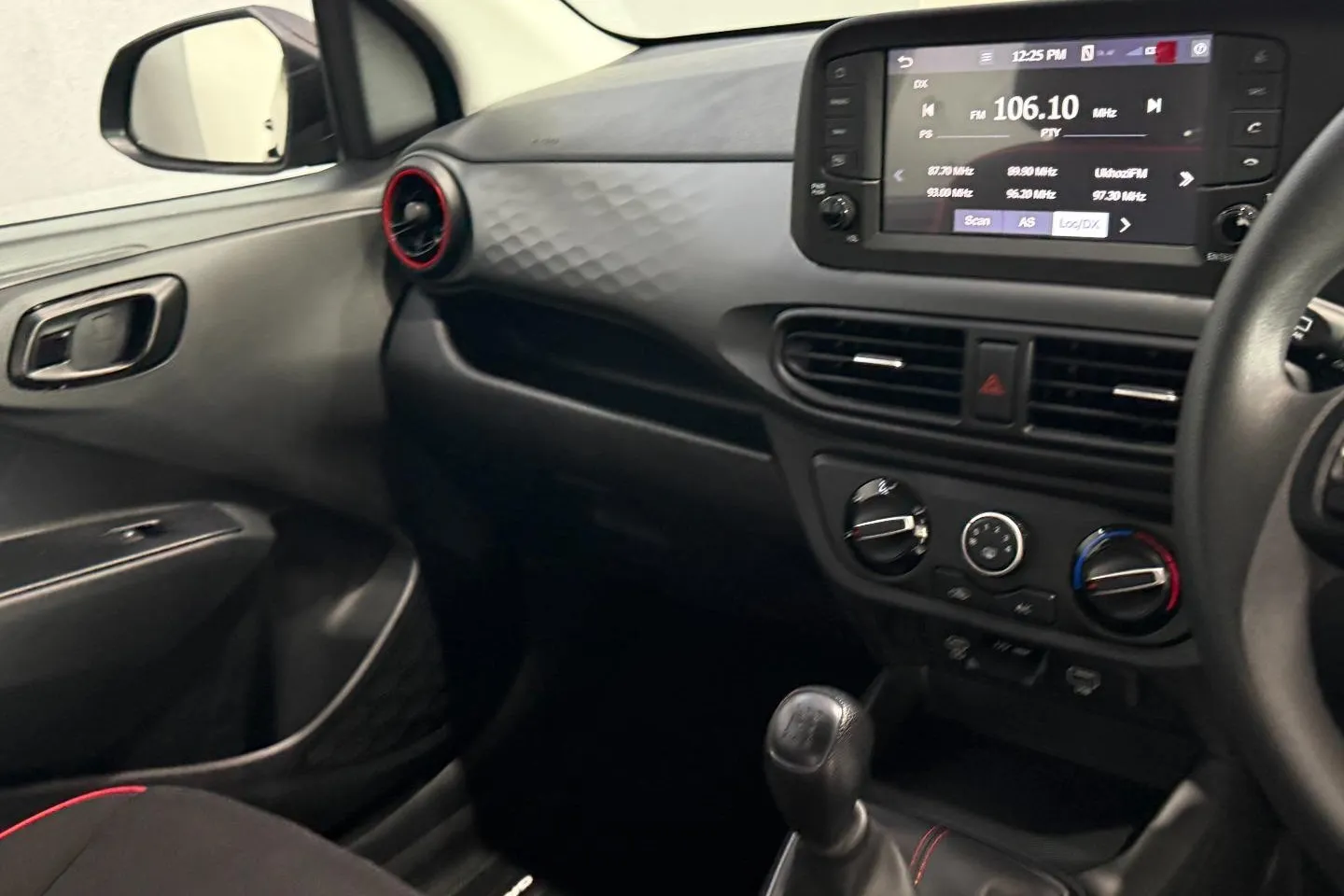 2026 Hyundai Grand i10 1.0 Motion Hatch, photo 17 of 21