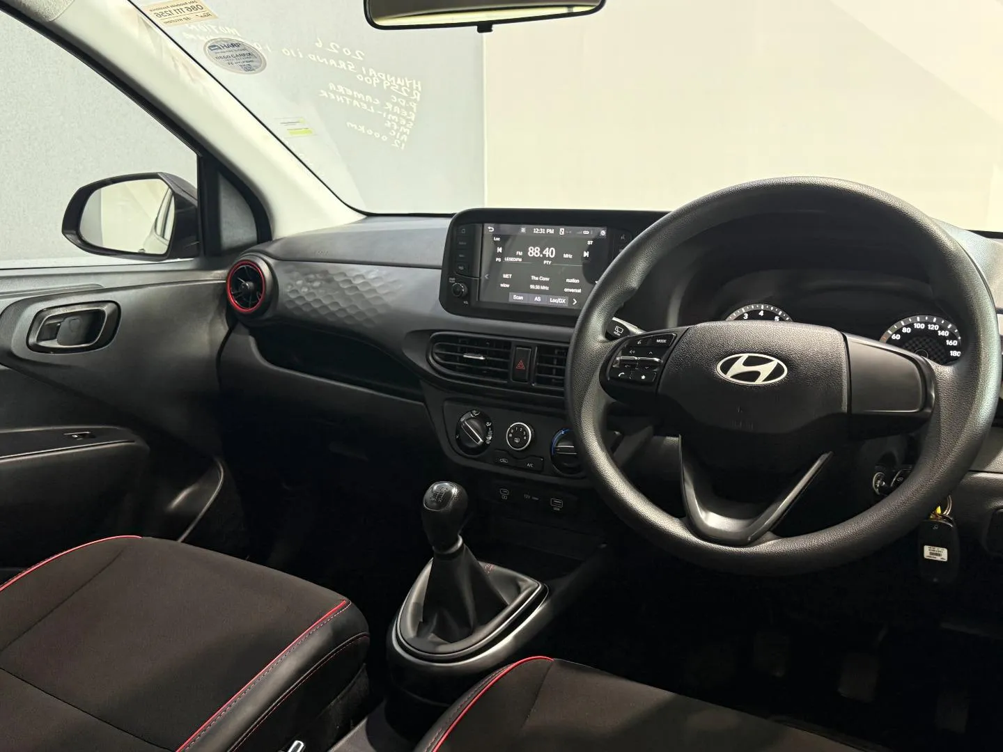 2026 Hyundai Grand i10 1.0 Premium Hatch, photo 15 of 21