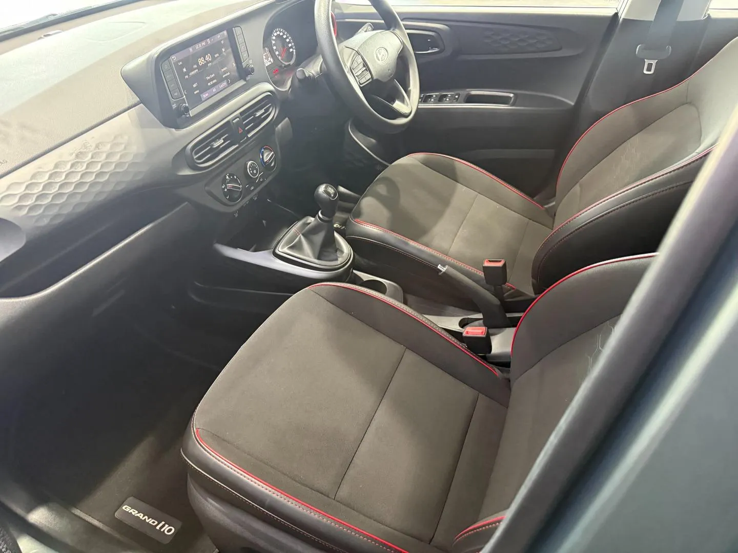 2026 Hyundai Grand i10 1.0 Premium Hatch, photo 17 of 21