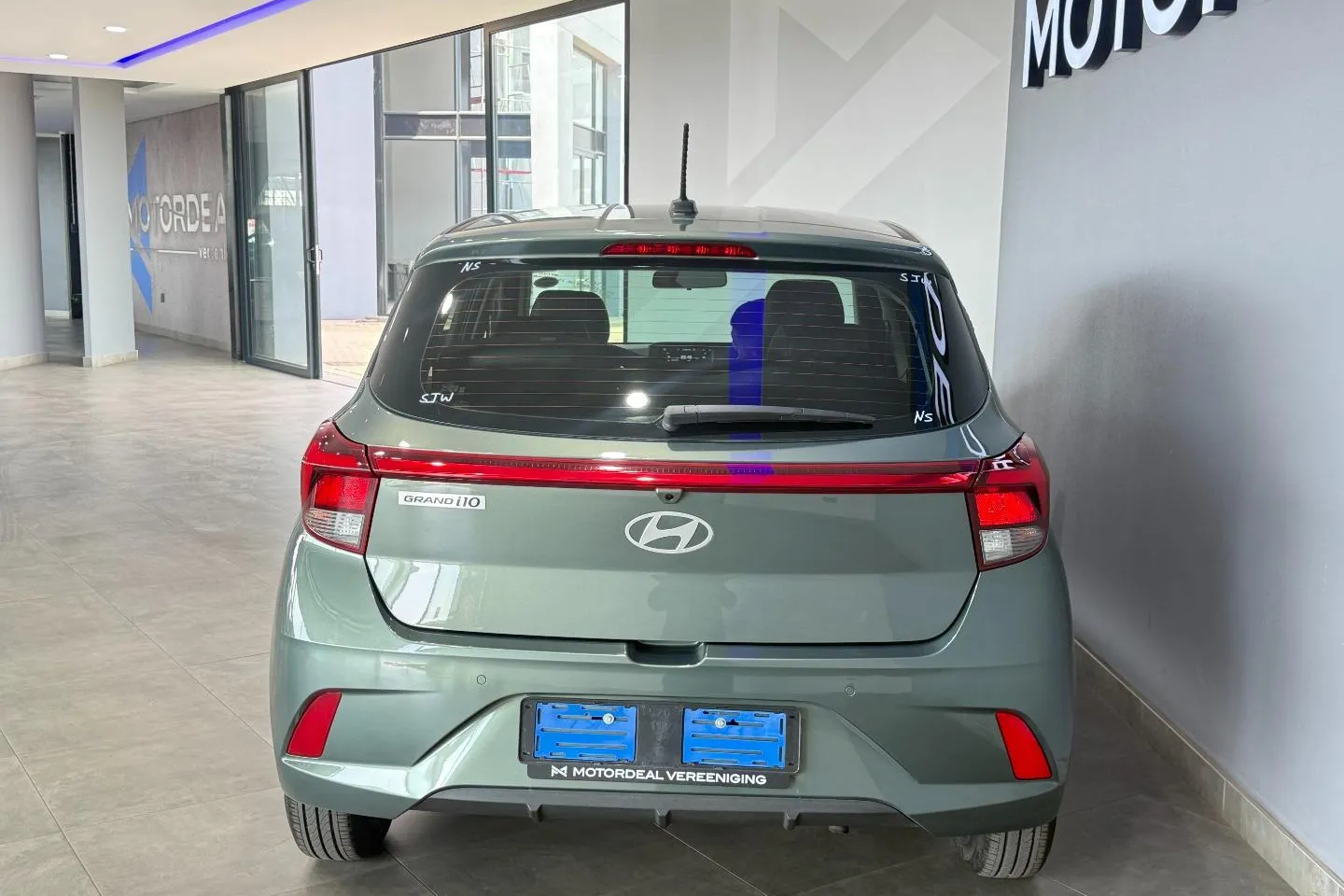 2026 Hyundai Grand i10 1.0 Premium Hatch, photo 8 of 13