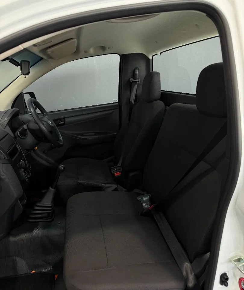 2026 Isuzu D-Max Gen 6 250C Single Cab, photo 14 of 21